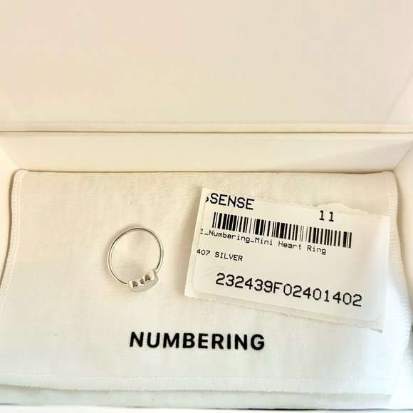 NUMBERING Silver Heart Ring - Picture 4 of 7